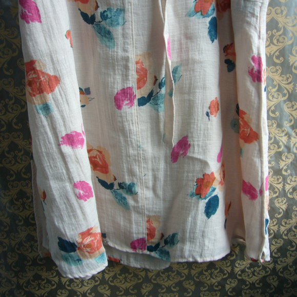 Kimchi Blue Beige Floral Watercolor Skirt- Size 12 - Picture 4 of 8